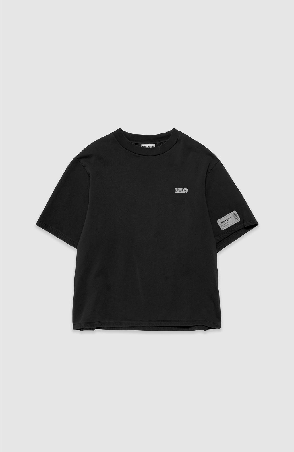 FREE KISSES T-SHIRT 💋